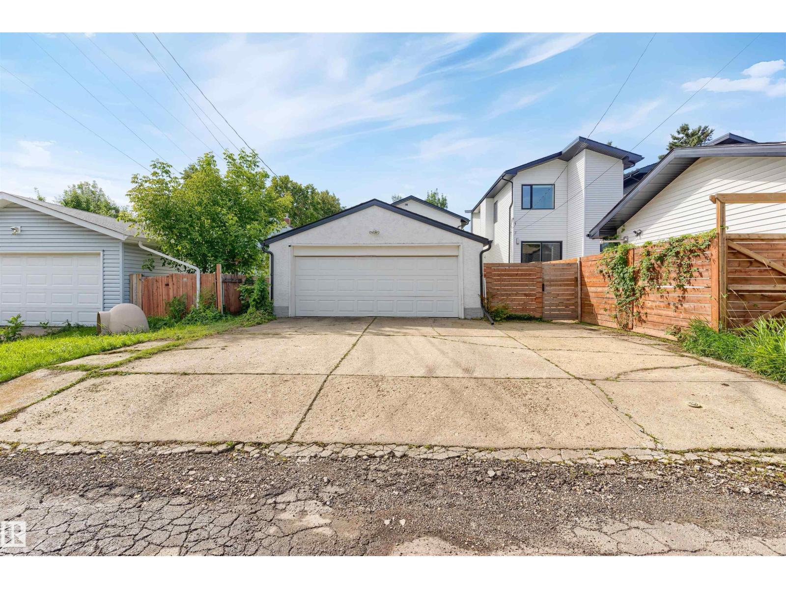 9342 74 AV NW - 42