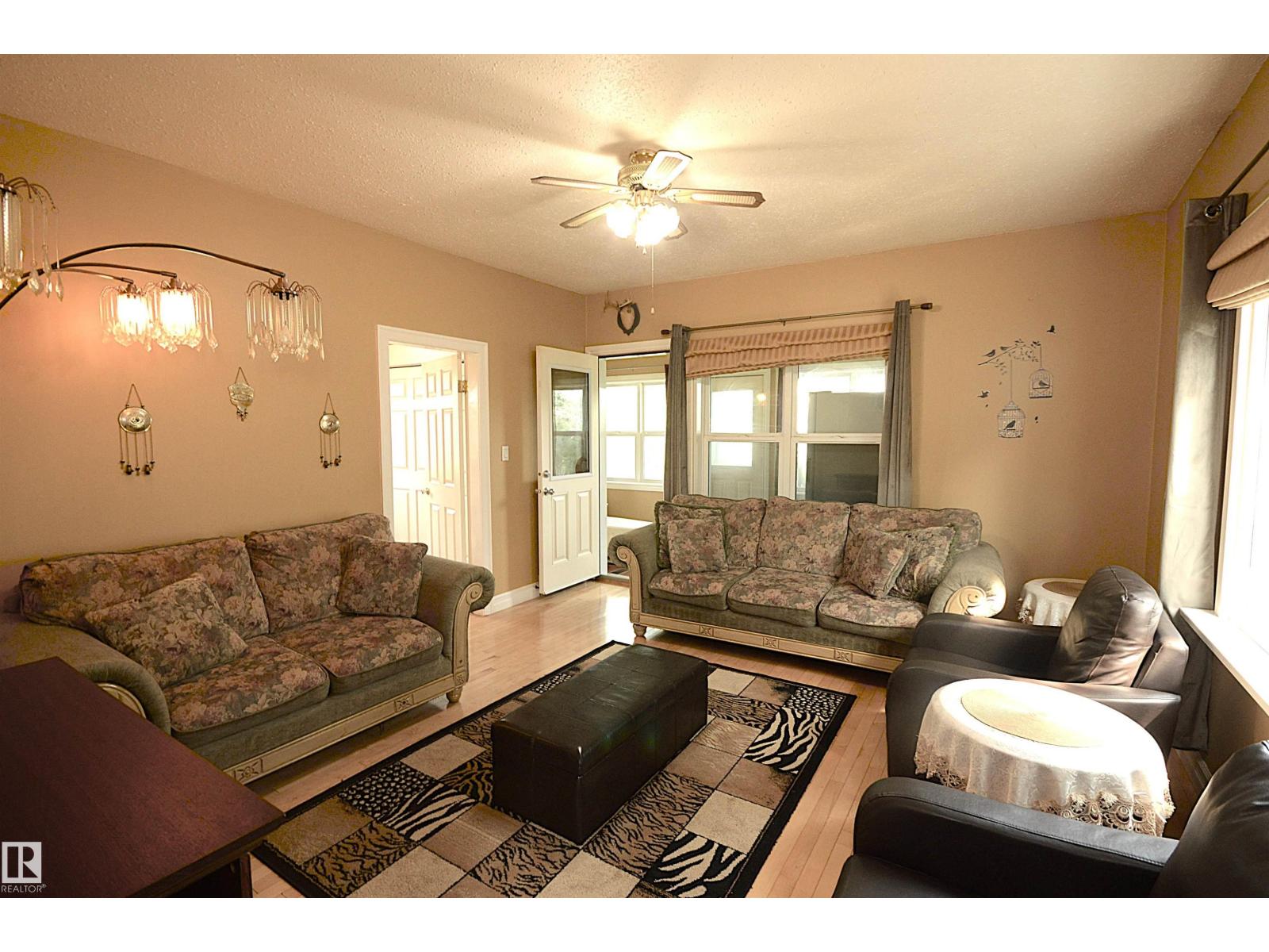 4802 50 Street - Photo 10