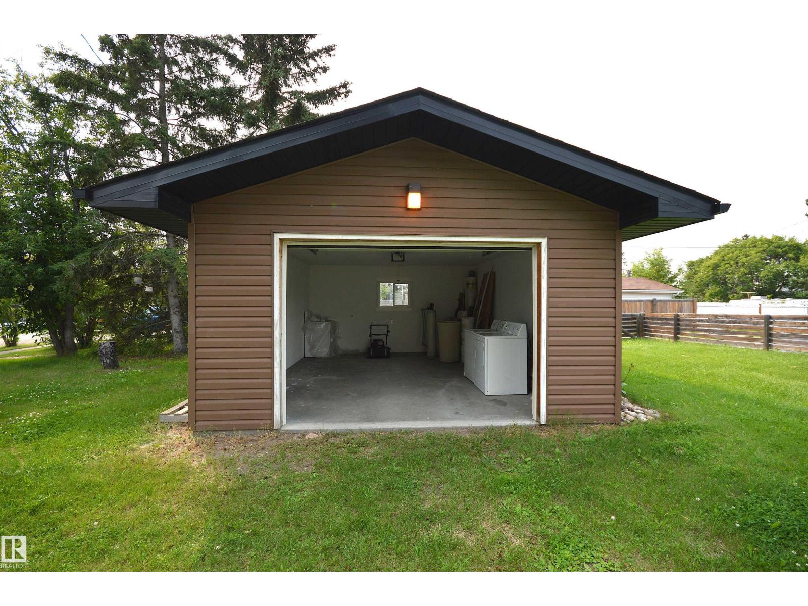 4802 50 Street - Photo 40