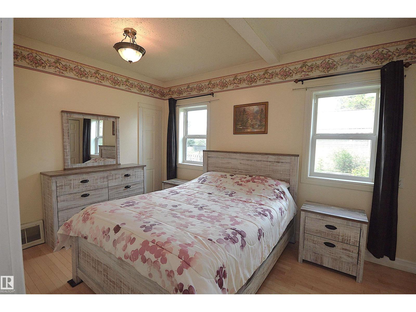 4802 50 Street - Photo 16