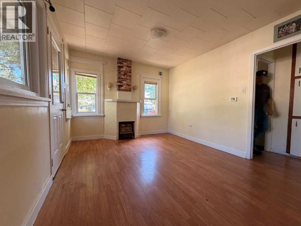 737 6 Avenue - Photo 5