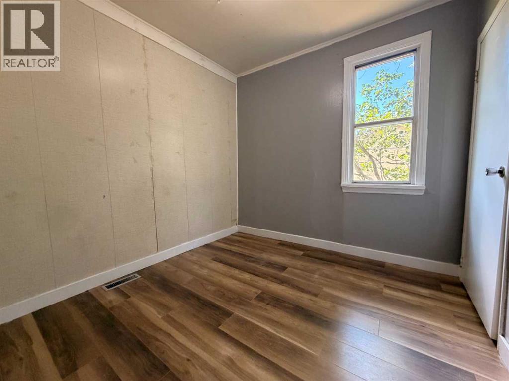 737 6 Avenue - 9
