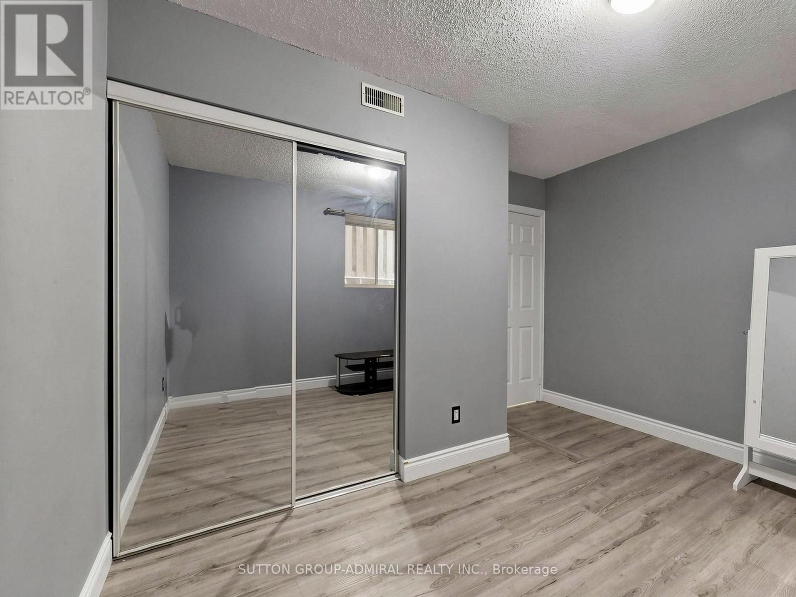 150 CENTRE STREET S - 28