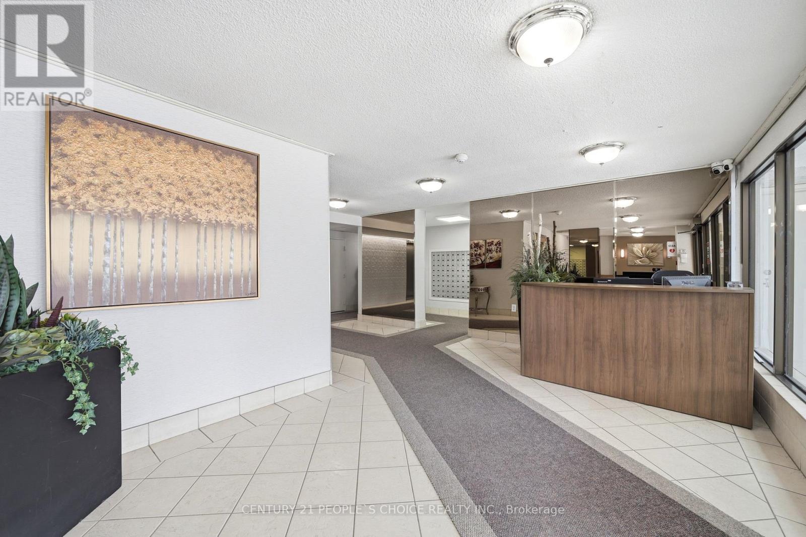 #2109 18 KNIGHTSBRIDGE ROAD - 2