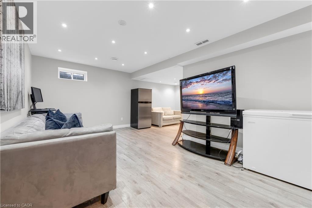 #2 3008 PALMER Drive - 20