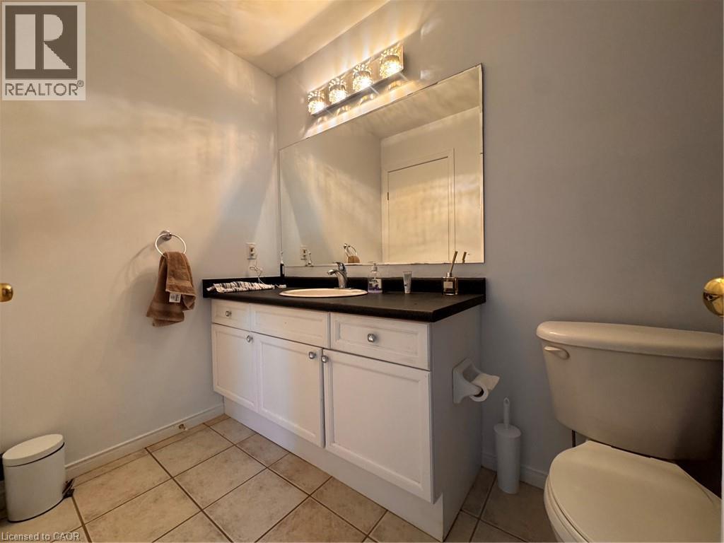 772 ZERMATT Drive — photo 2