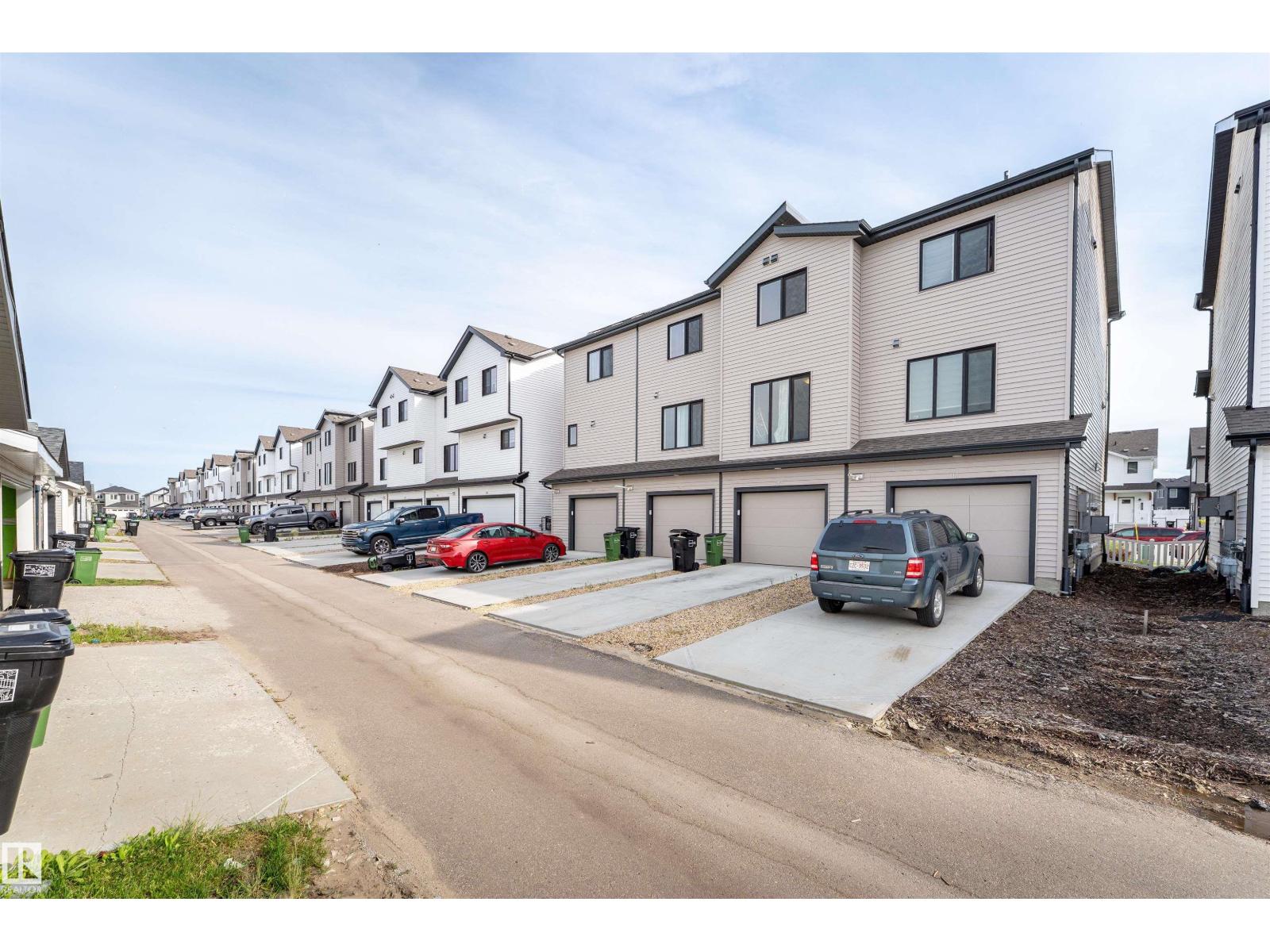 1172 Aster Boulevard NW - 44