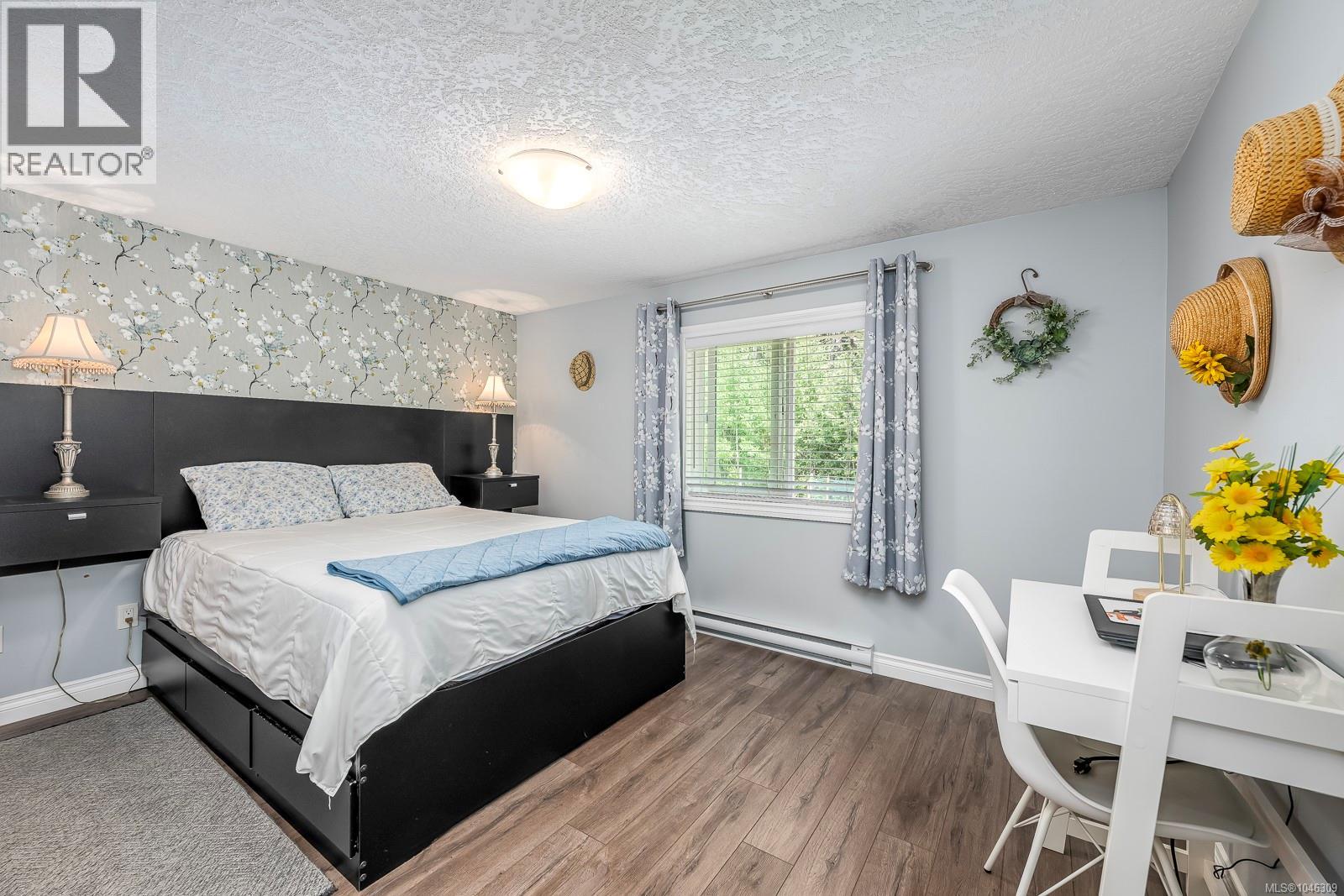 2140 Stadacona Dr - Image 13