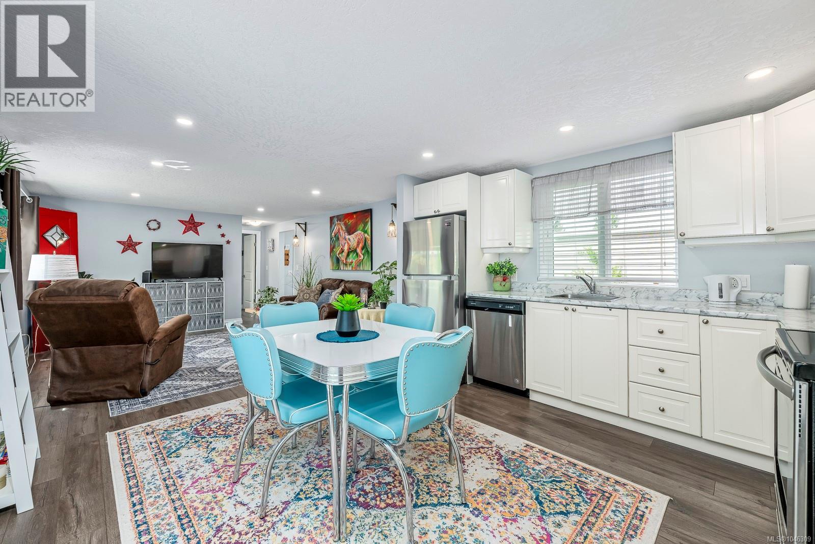 2140 Stadacona Dr - Image 21