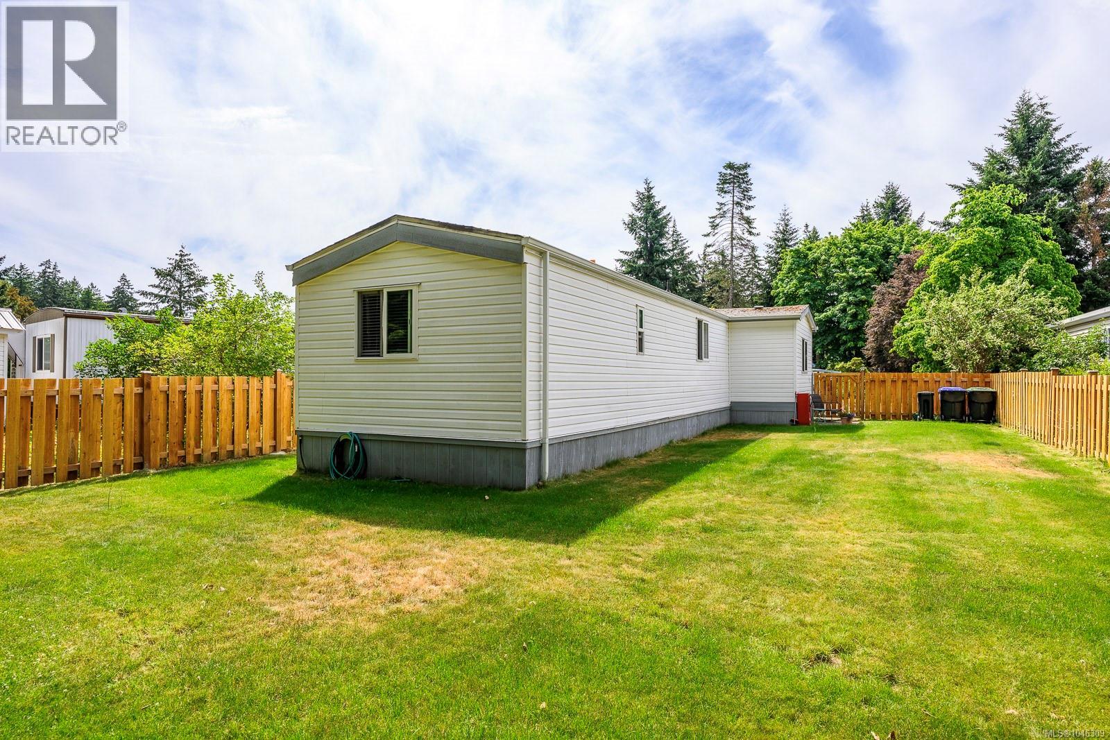 2140 Stadacona Dr - 29