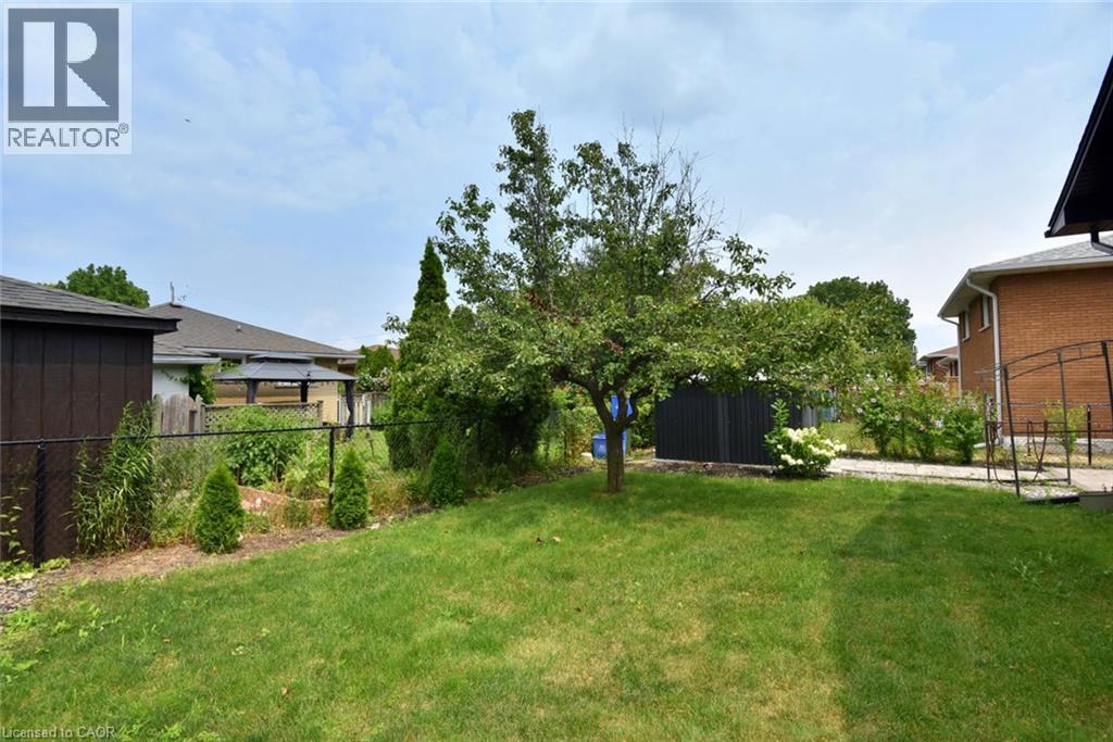 682 MOHAWK Road W - Image 8