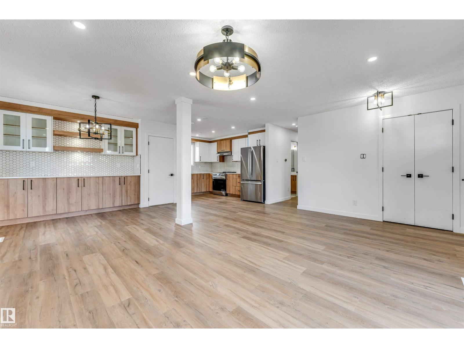 6404 88 AV NW - Image 11