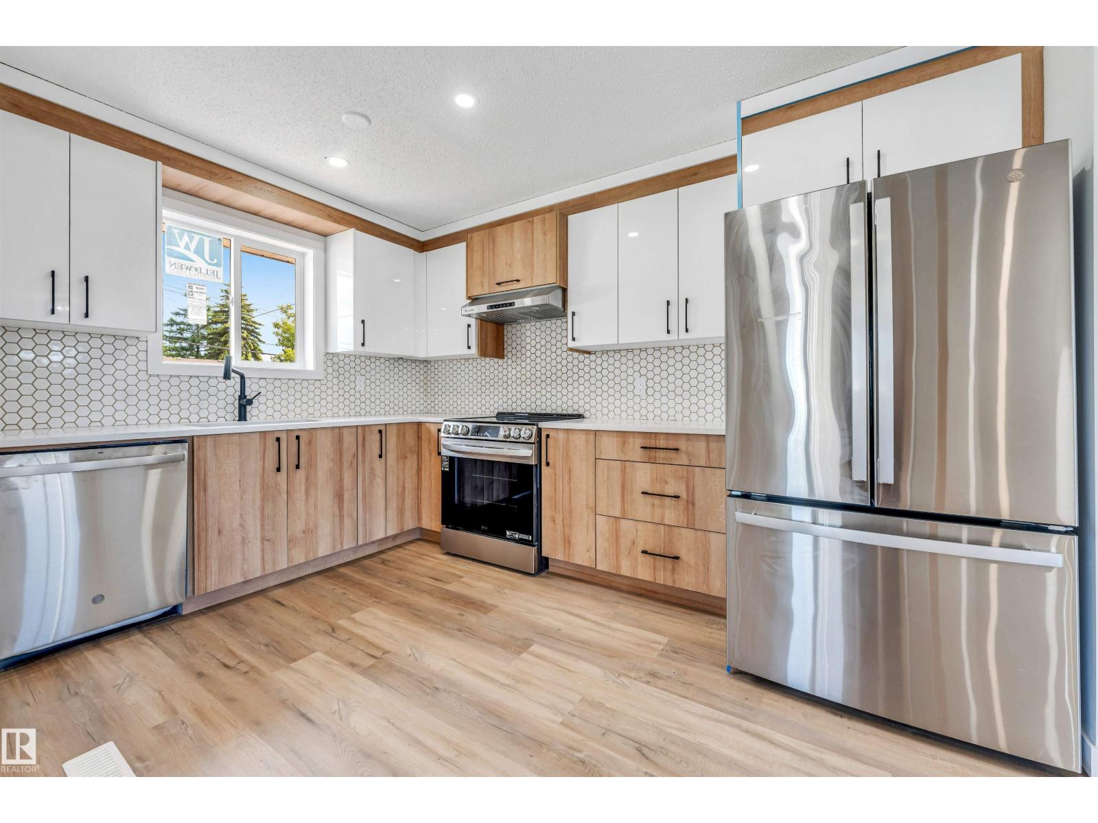 6404 88 AV NW - Image 15