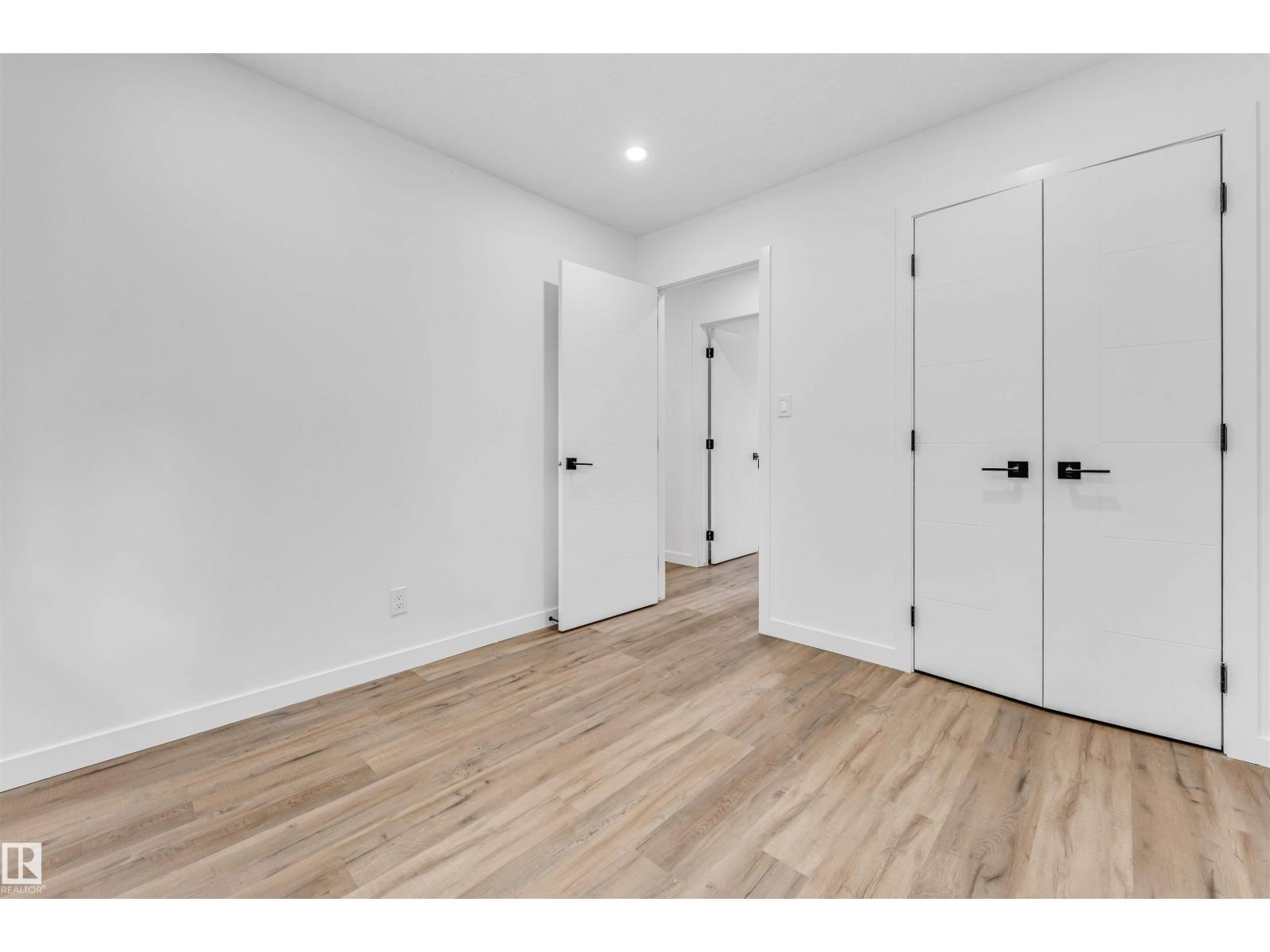 6404 88 AV NW - Image 23