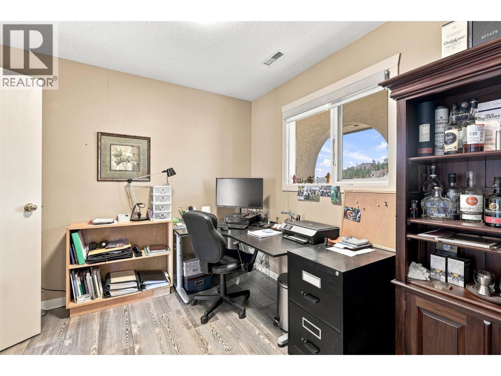 8060 BARNHARTVALE Road - Image 26