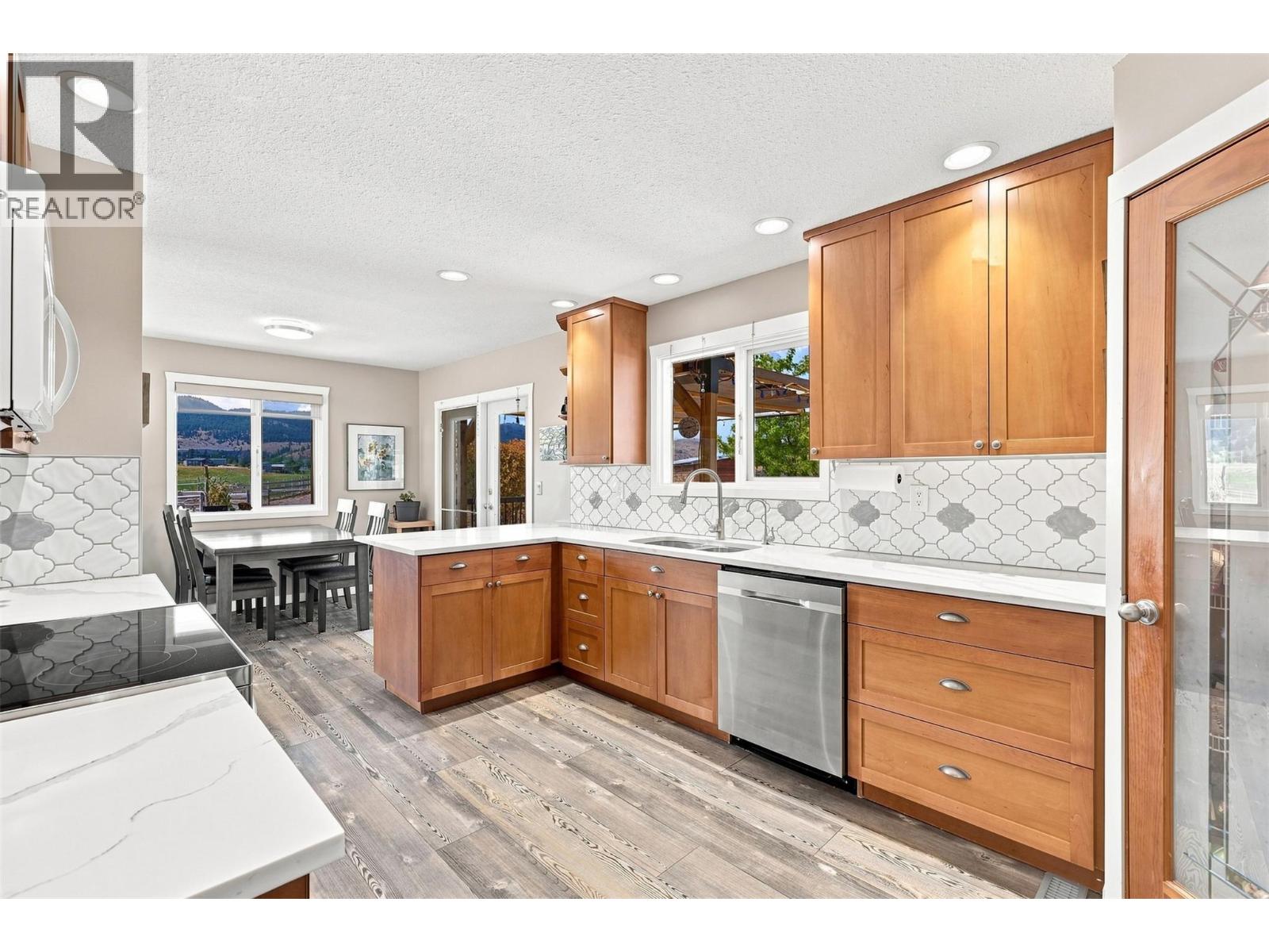 8060 BARNHARTVALE Road - 17