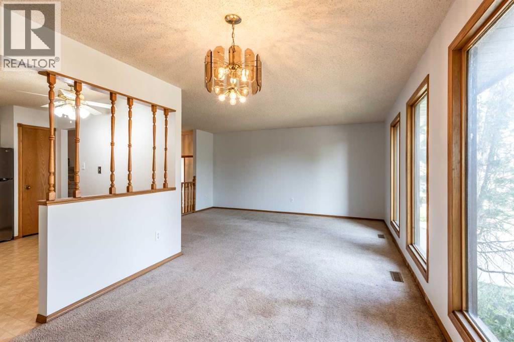 21 Rundle Crescent SE - 11