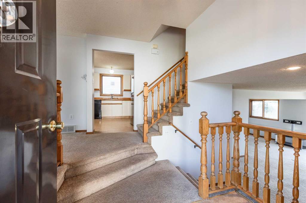 21 Rundle Crescent SE - 4