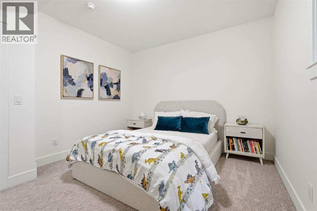736 35 Street NW - Image 32