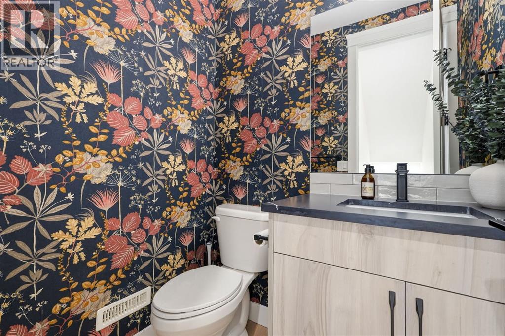 736 35 Street NW - Image 14