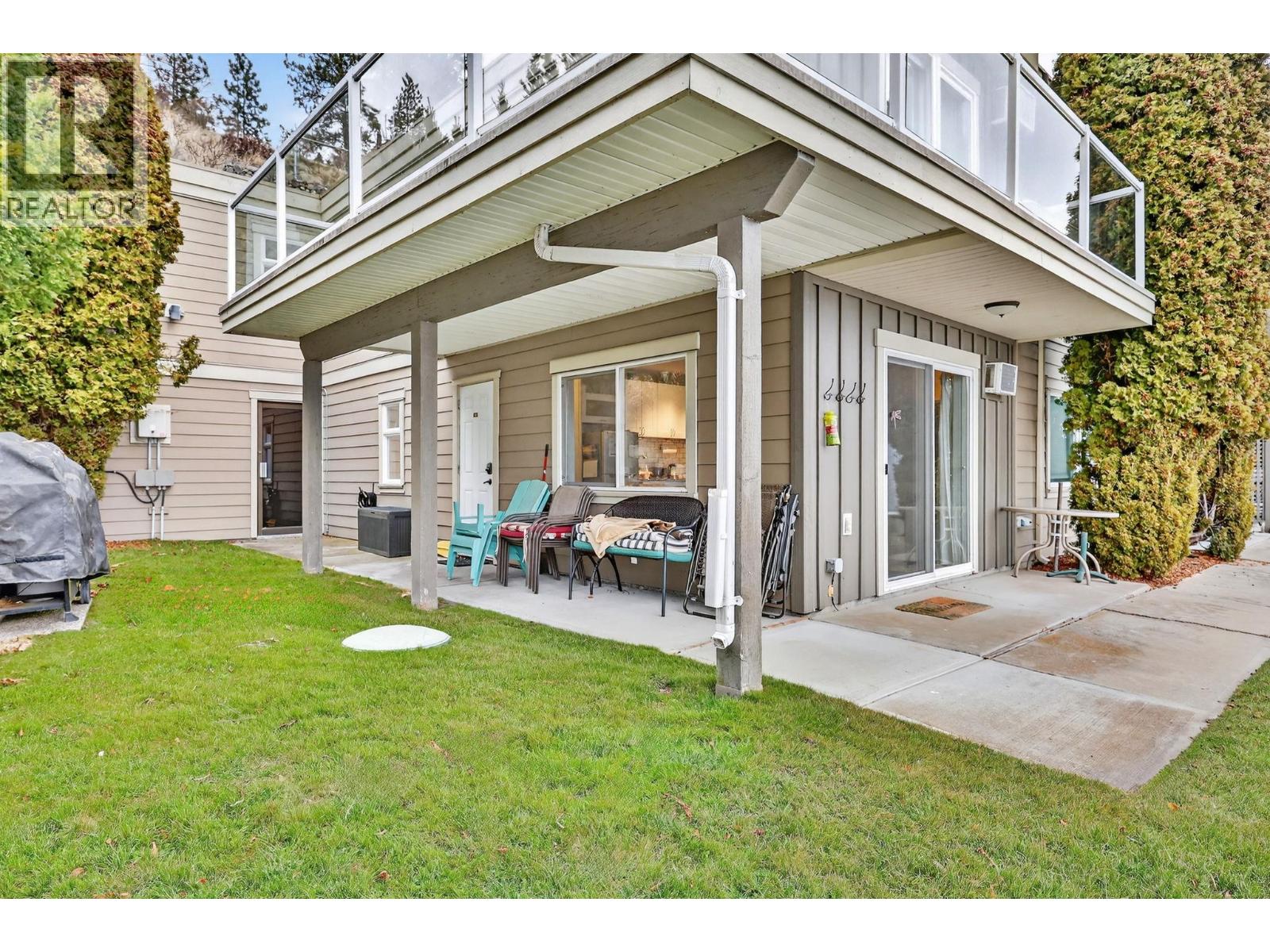 #105 3050 Seclusion Bay Road - 1