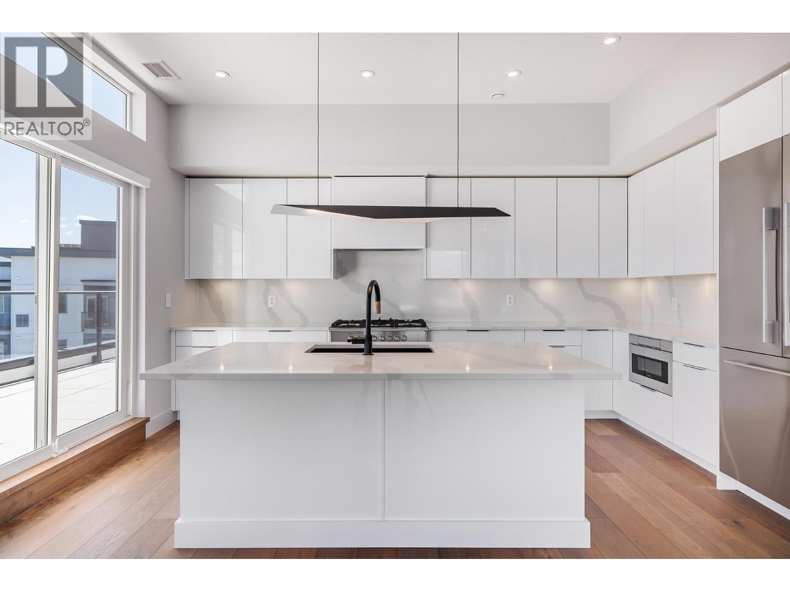 701 3634 Mission Springs Drive, Kelowna