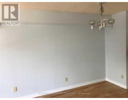 1122 - 633 Bay Street, Toronto, ON M5G2G4 Photo 7