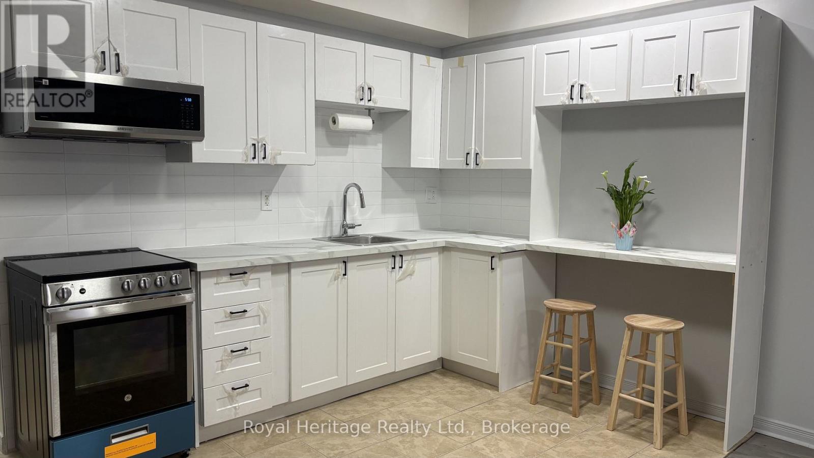 Brand new kitchen & appliances