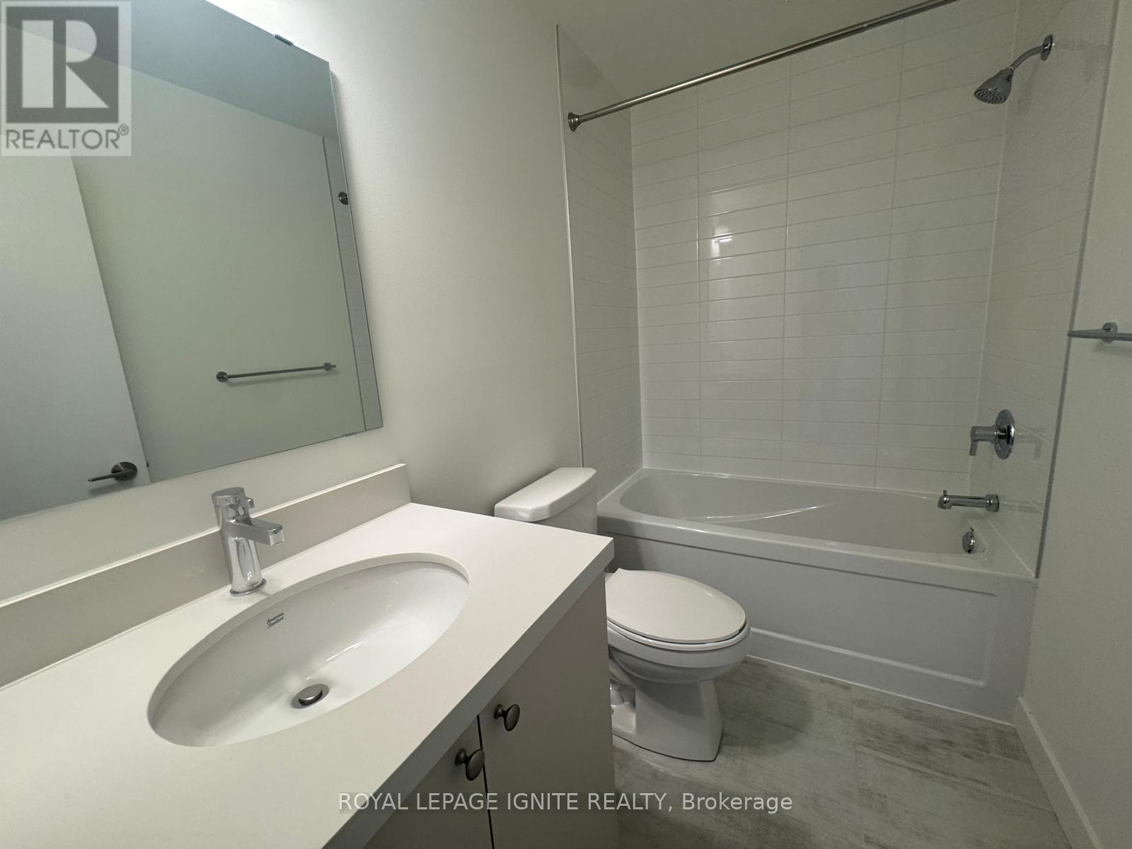 #627 51 CLARINGTON BOULEVARD - 17