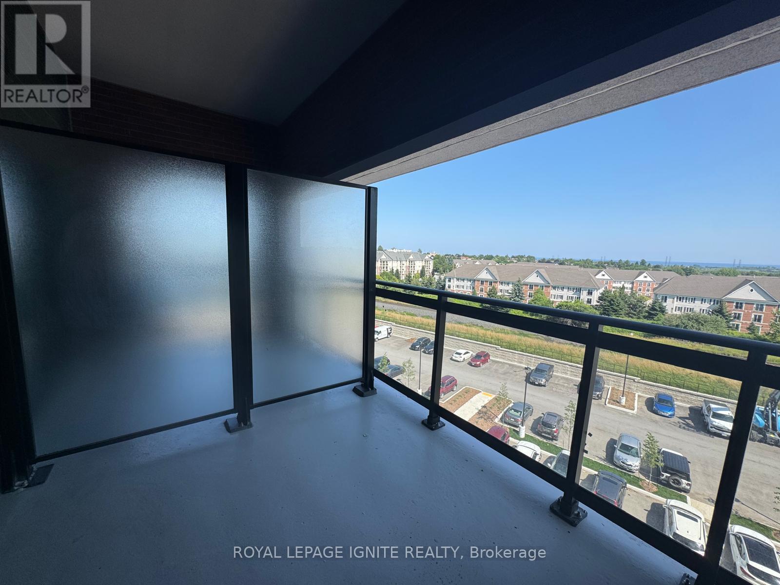 #627 51 CLARINGTON BOULEVARD - 8