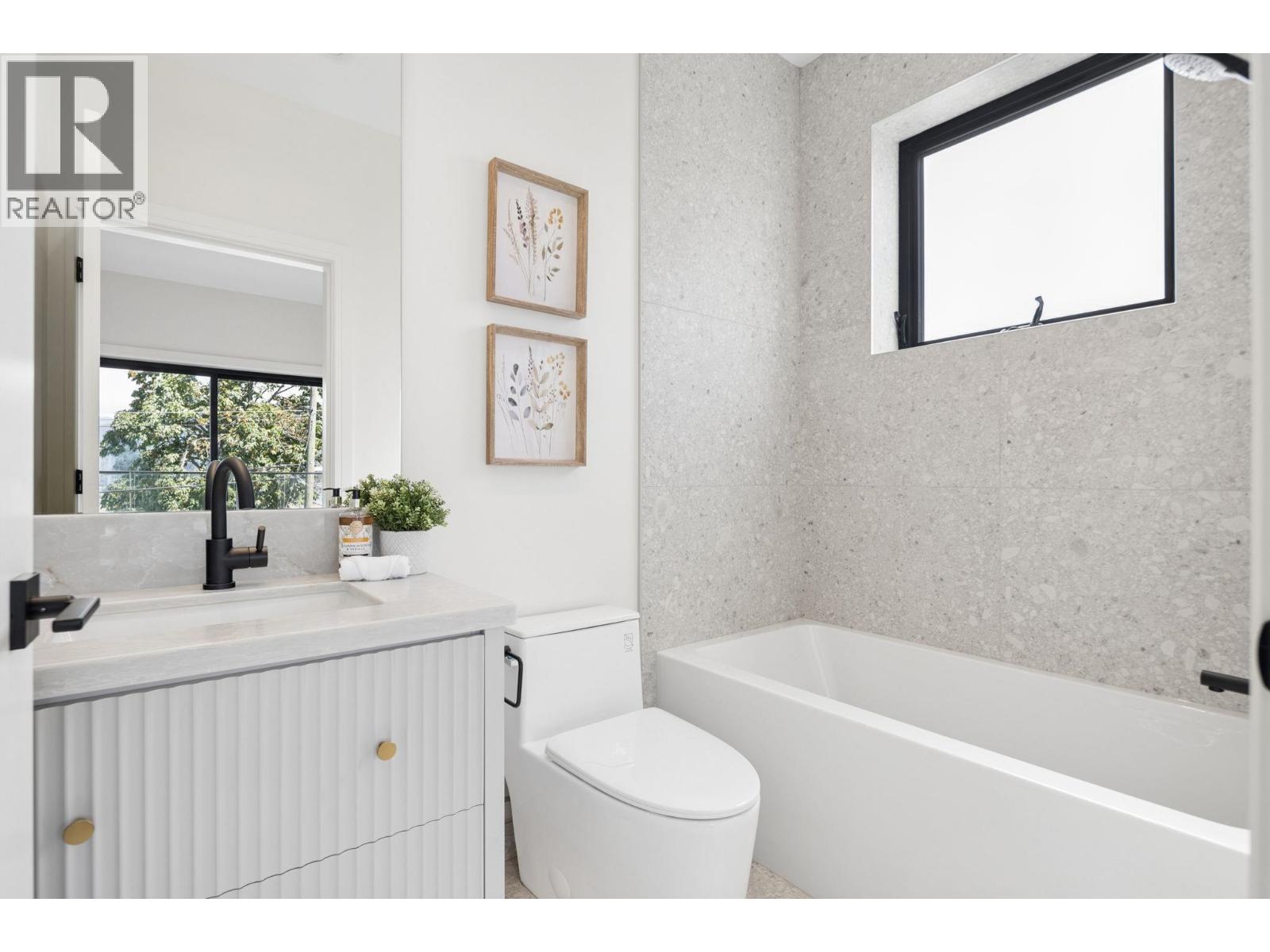 3 Bed, 4 Bath House for Sale in Vancouver – 2 2815 TRINITY STREET, Vancouver – MLS# R3151776 - Image 92