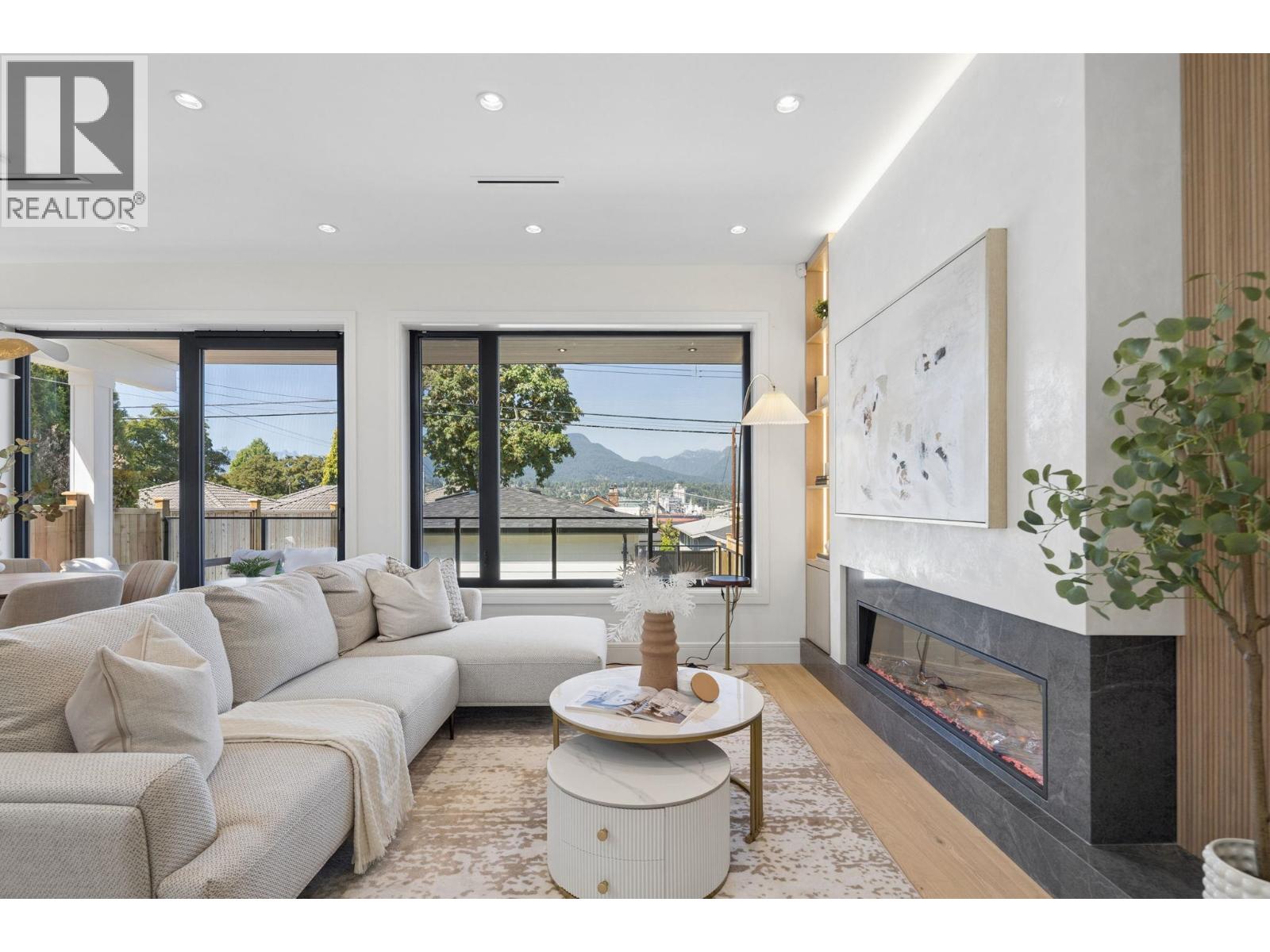 3 Bed, 4 Bath House for Sale in Vancouver – 2 2815 TRINITY STREET, Vancouver – MLS# R3151776 - Image 23