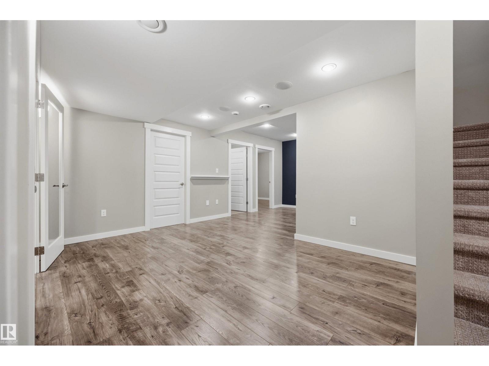 93 SHEPPARD WY - 41
