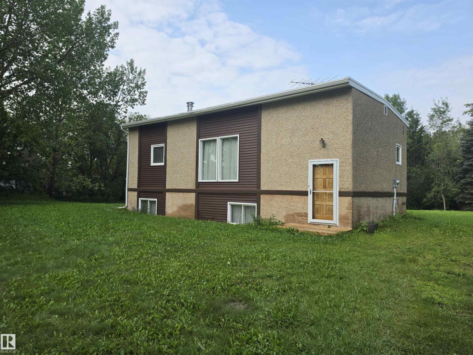 #12 53220 RGE ROAD 15 - 2