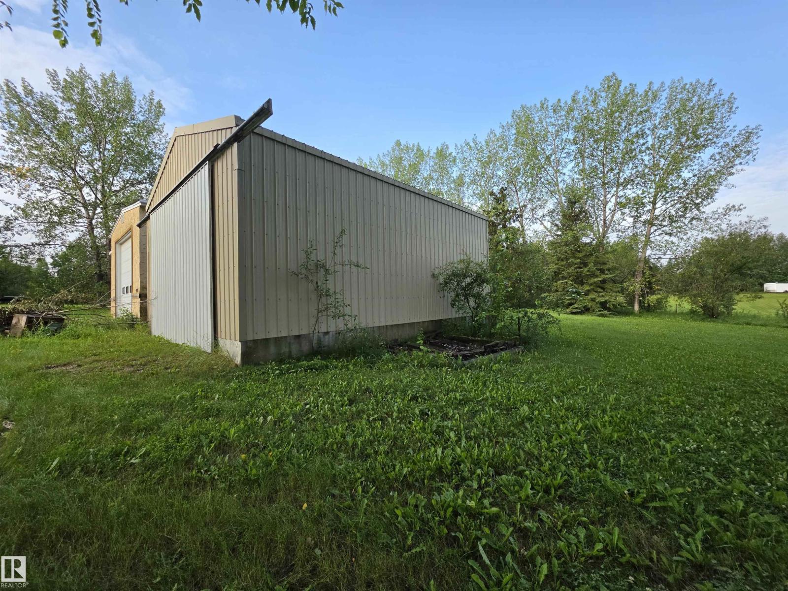 #12 53220 RGE ROAD 15 - 31
