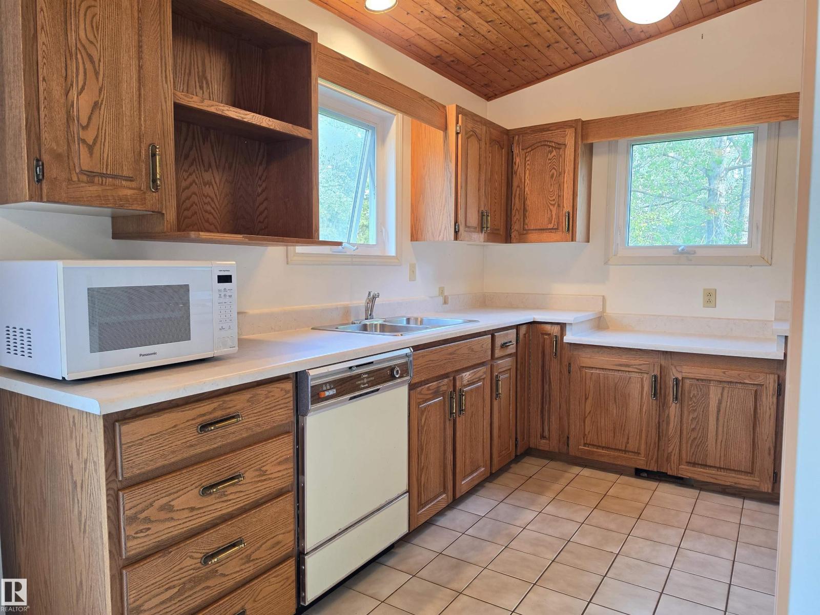 #12 53220 RGE ROAD 15 - 4