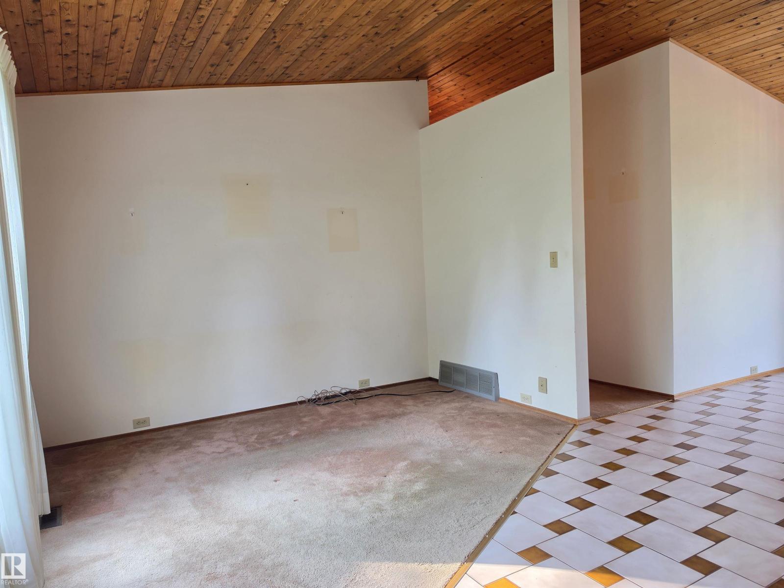 #12 53220 RGE ROAD 15 - 9