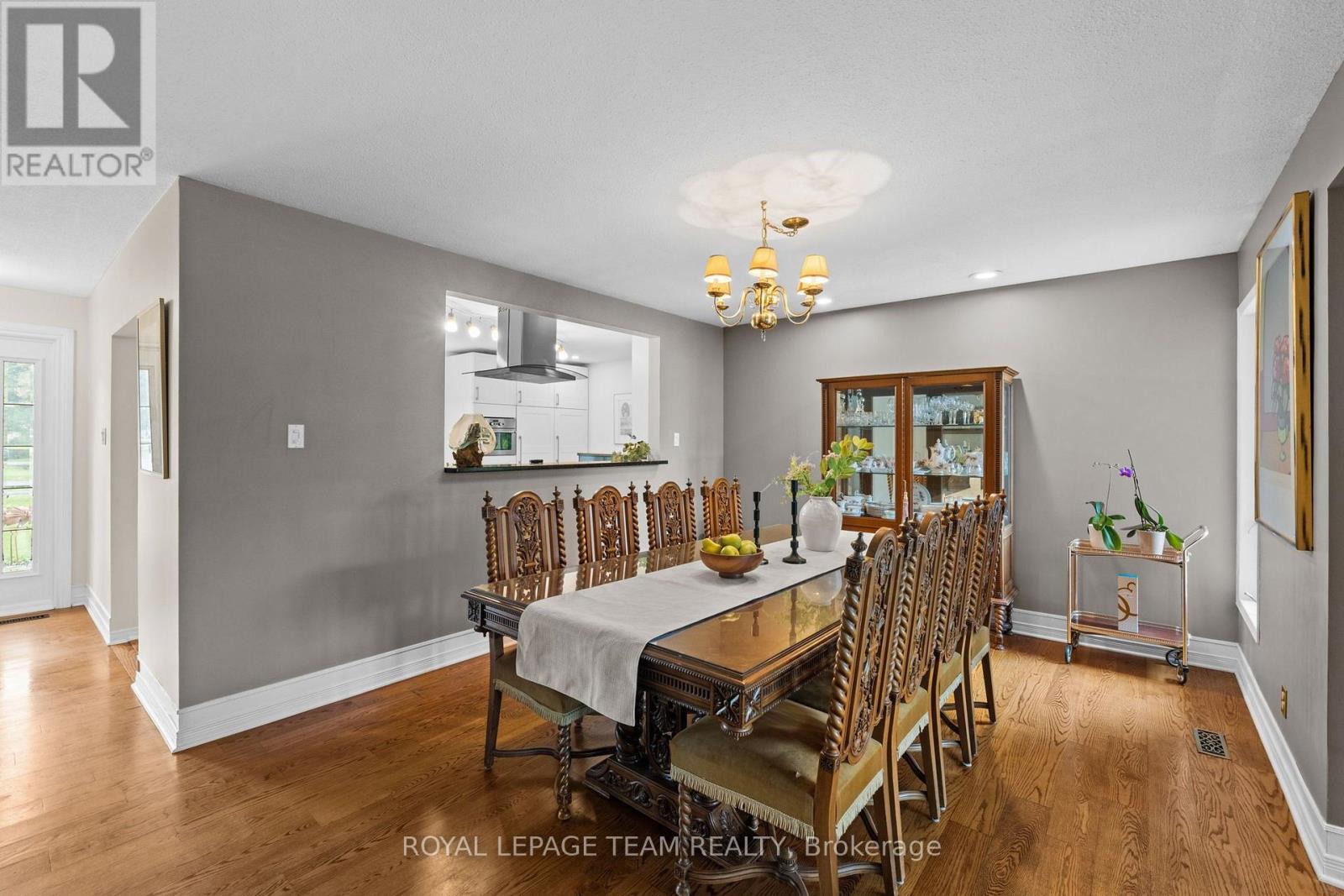 3 Bed, 2 Bath House for Sale in Ottawa – 1282 FAIRWAY DRIVE, Ottawa – MLS# X13647360 - Image 9