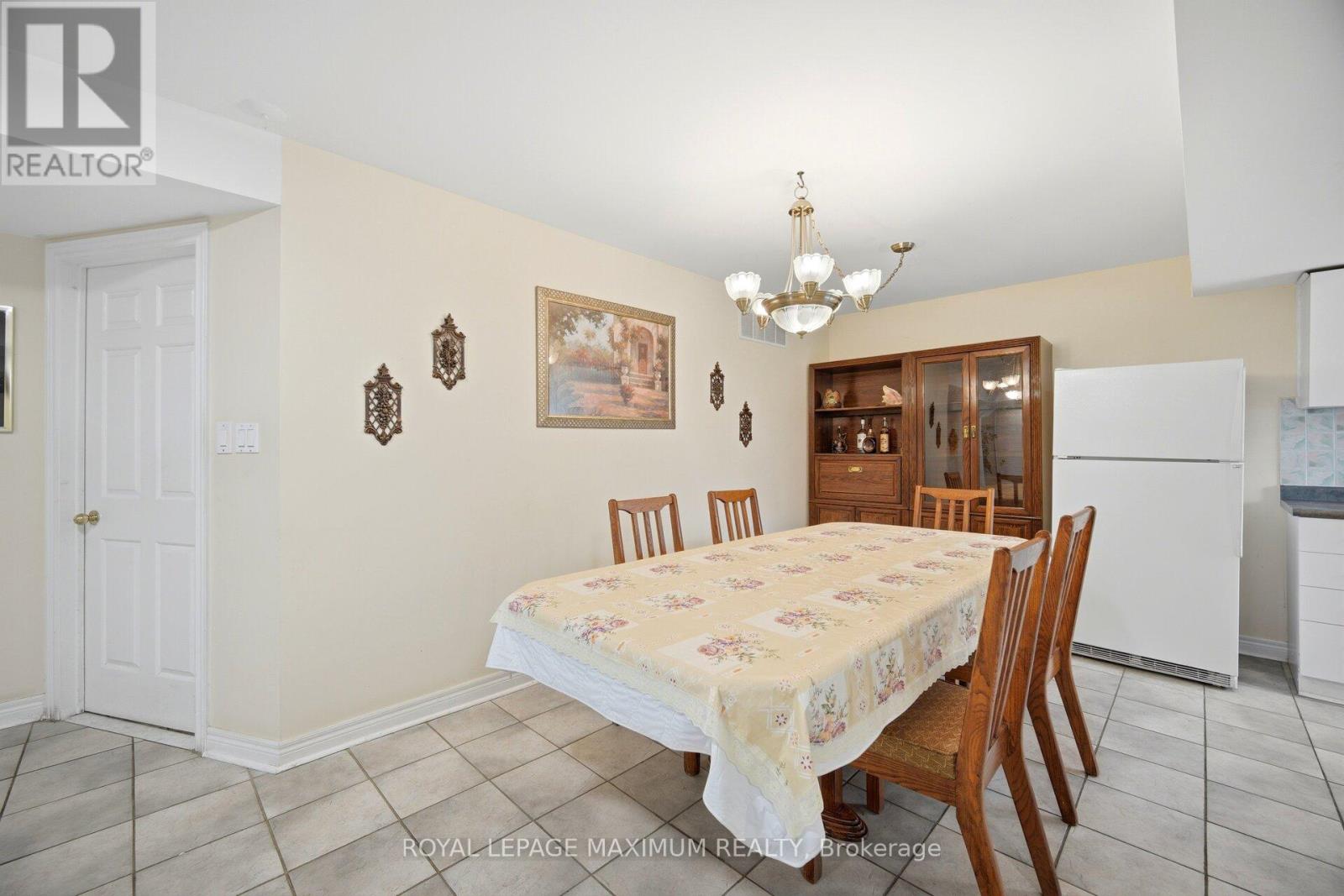 34 KIRKWOOD CRESCENT - 30
