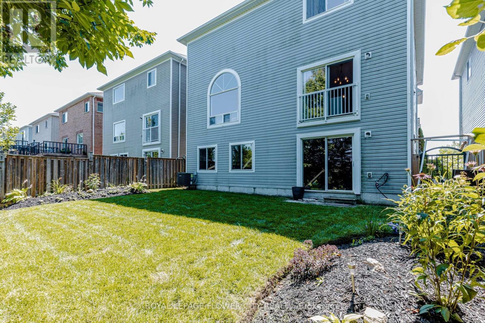 944 O'REILLY CRESCENT - 36