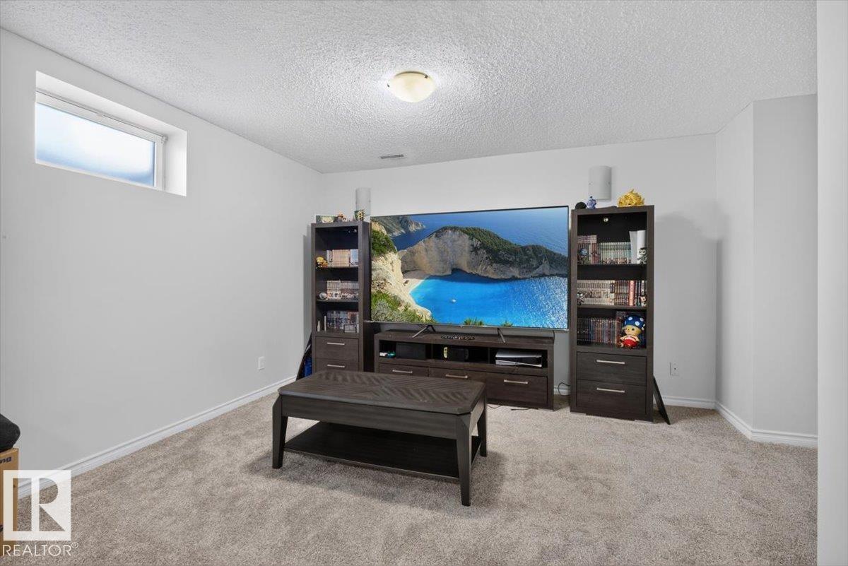 722 88A ST SW - 32