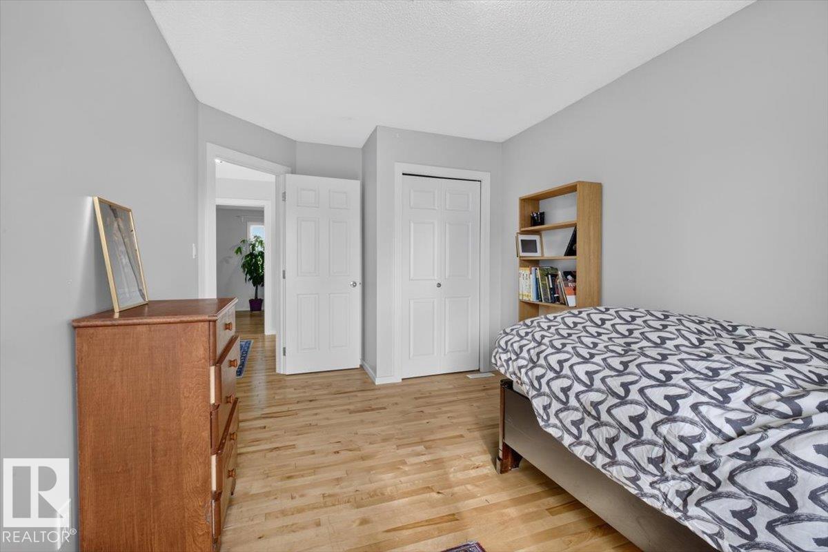 722 88A ST SW - 23