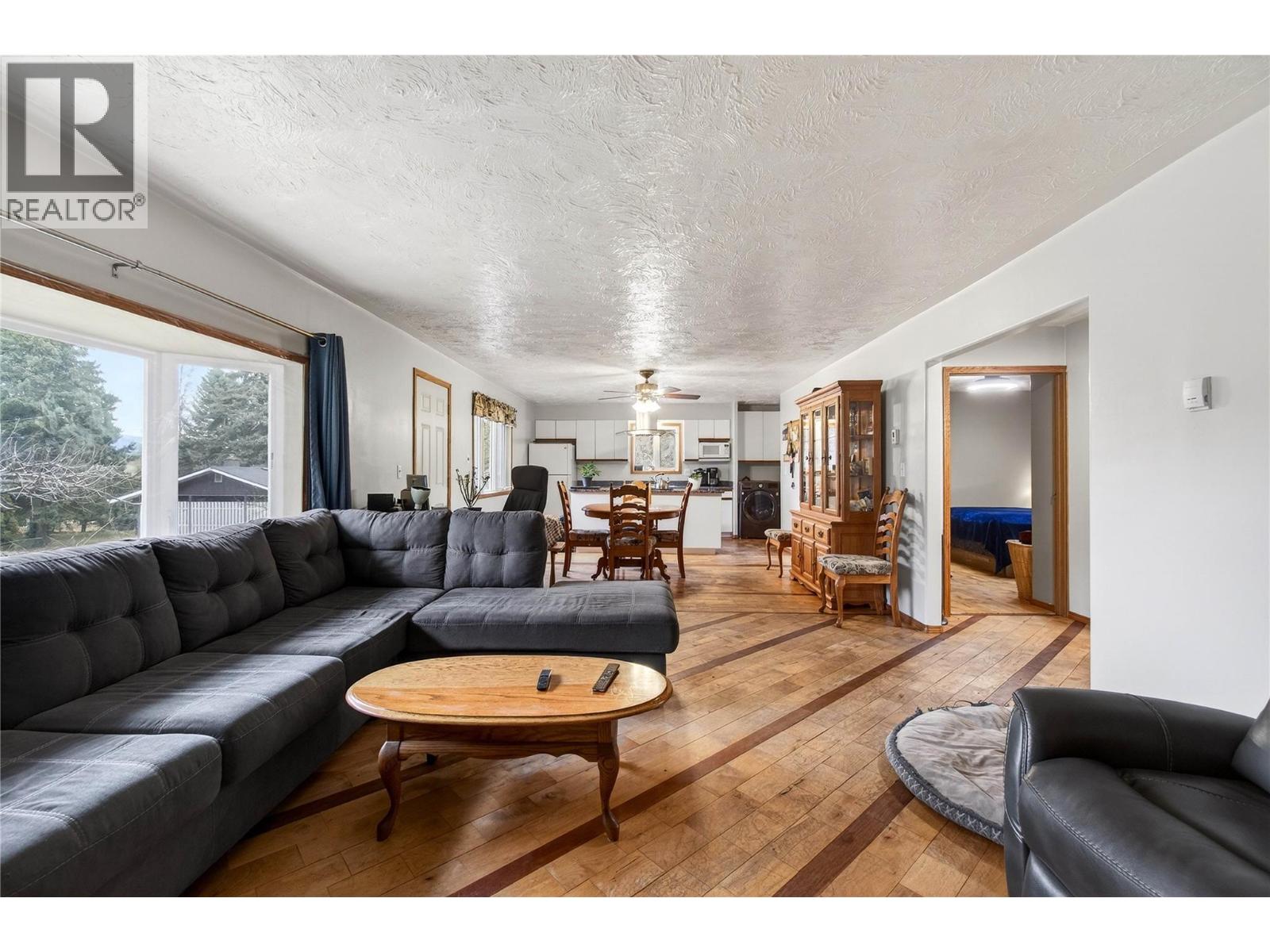 4640 70 Avenue NE - 24