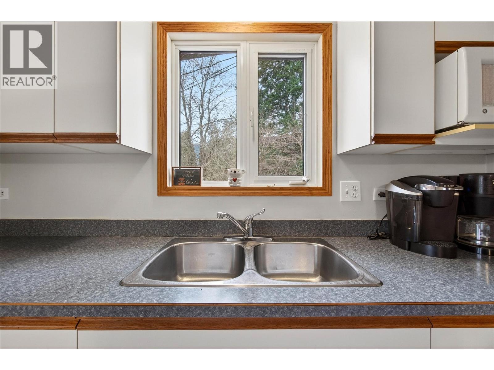 4640 70 Avenue NE - 14