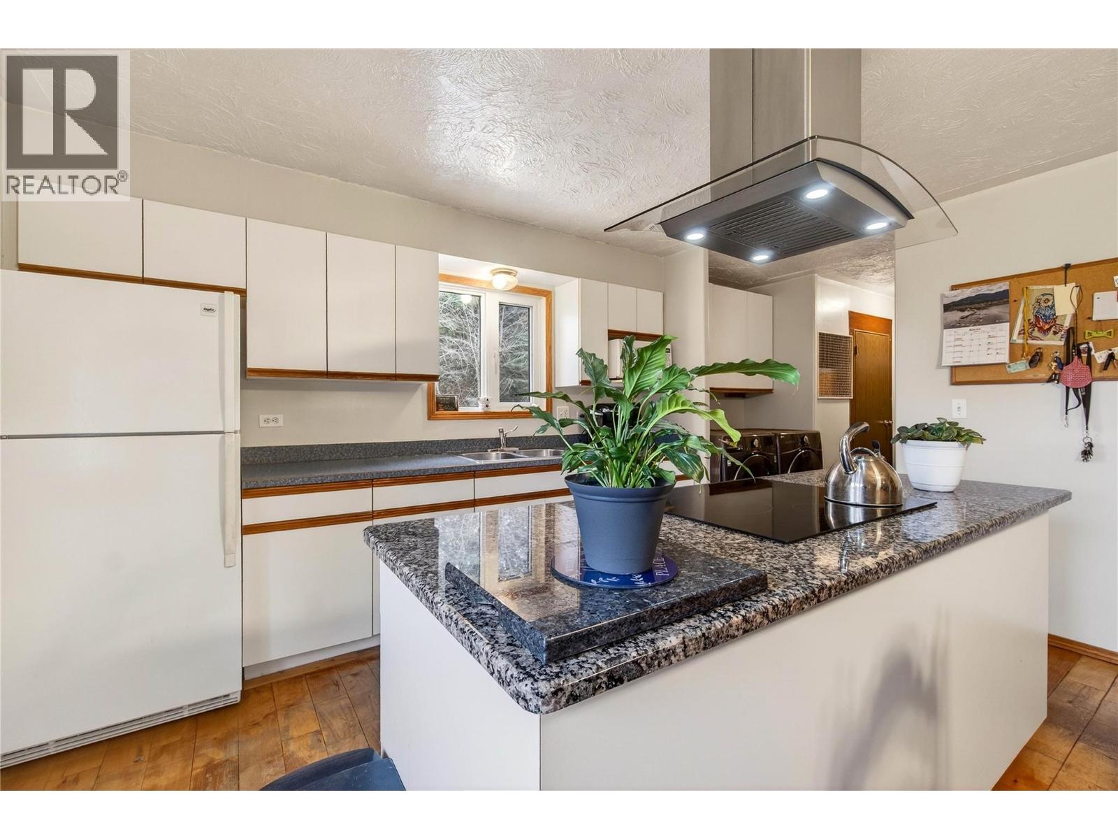 4640 70 Avenue NE - 16