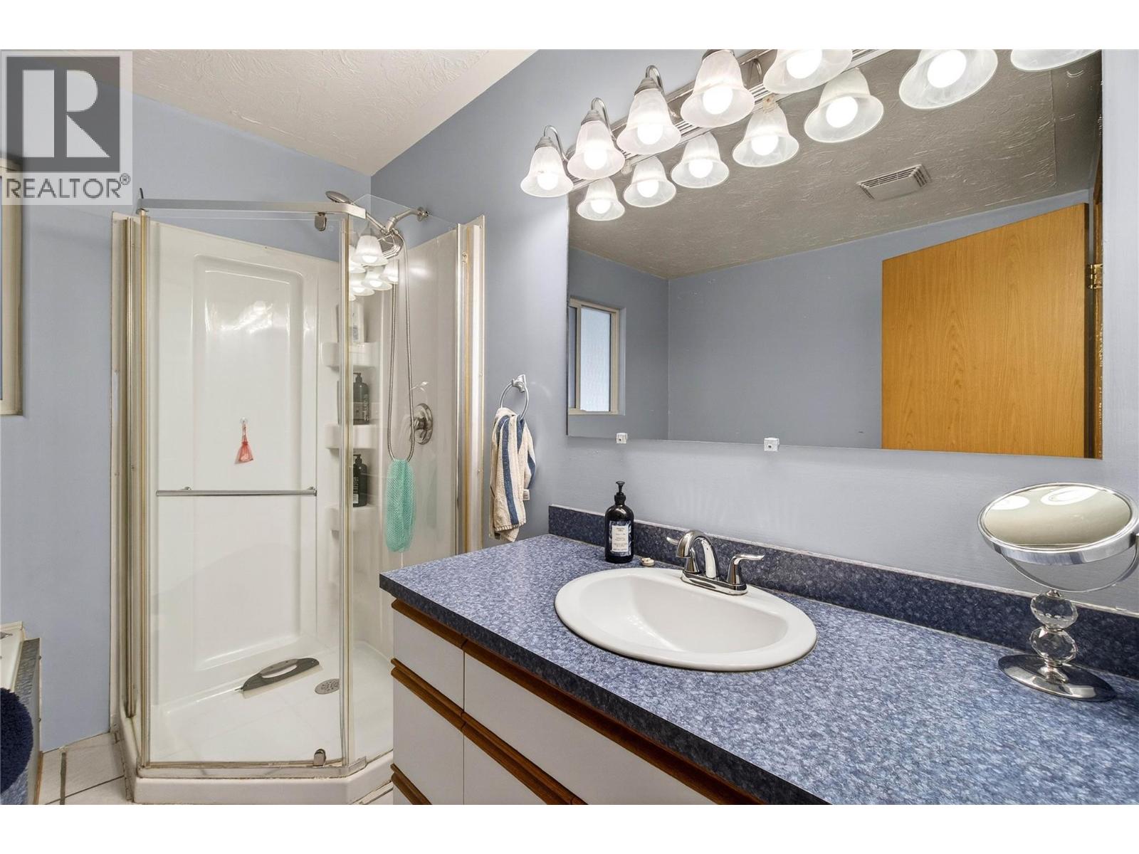 4640 70 Avenue NE - 30