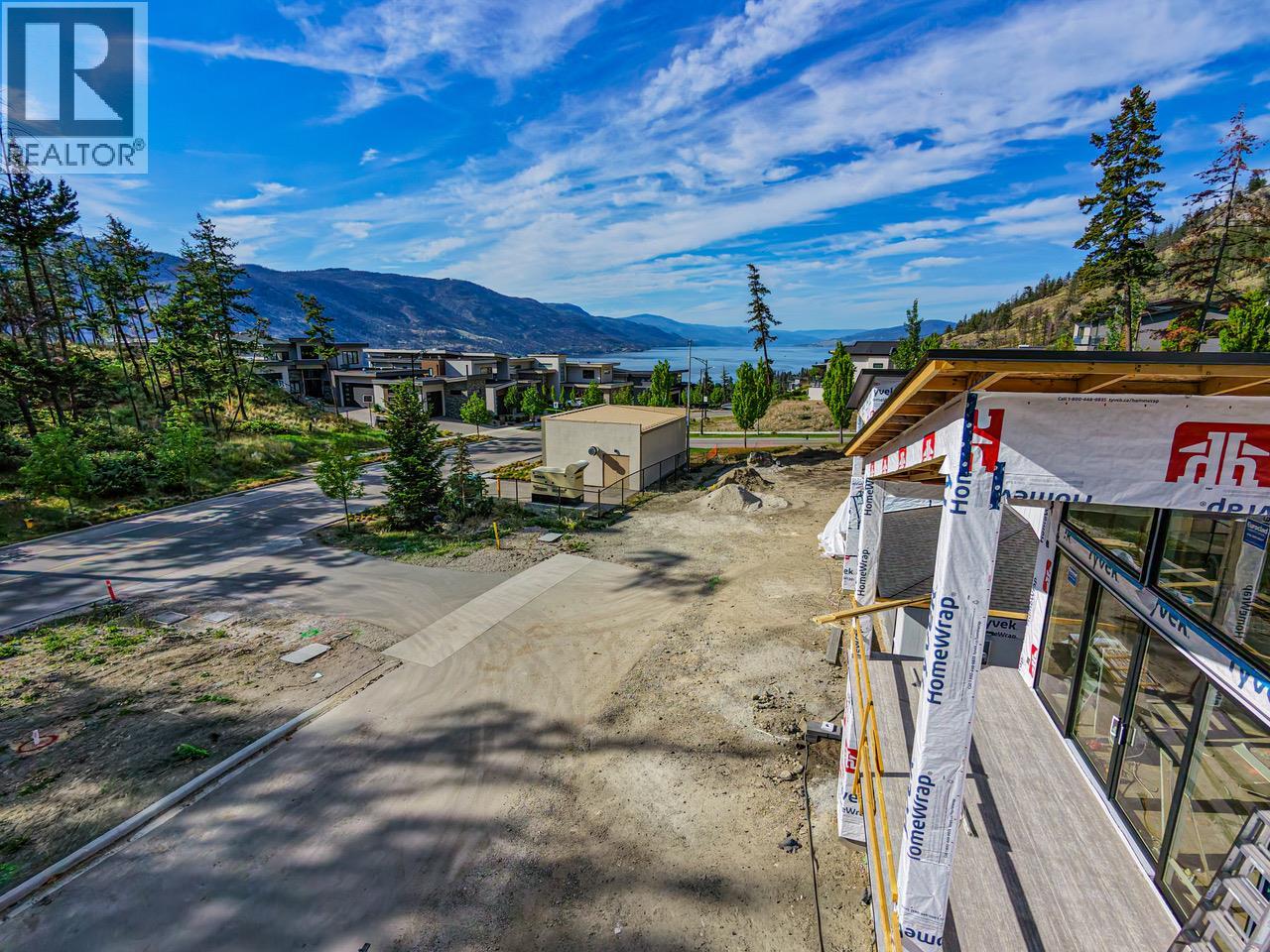 487 Clifton Road N - 4