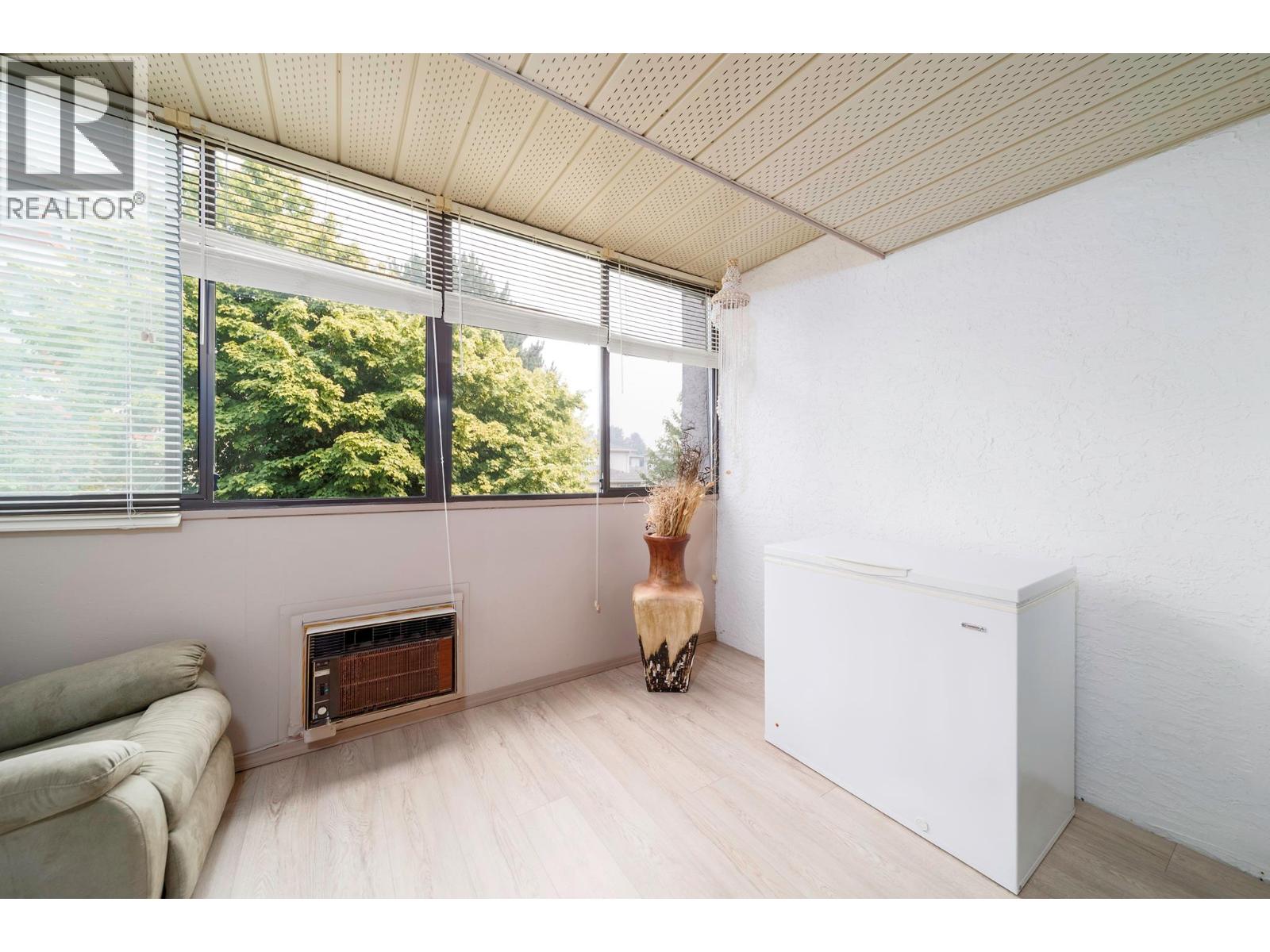 211 2085 Gordon Drive, Kelowna