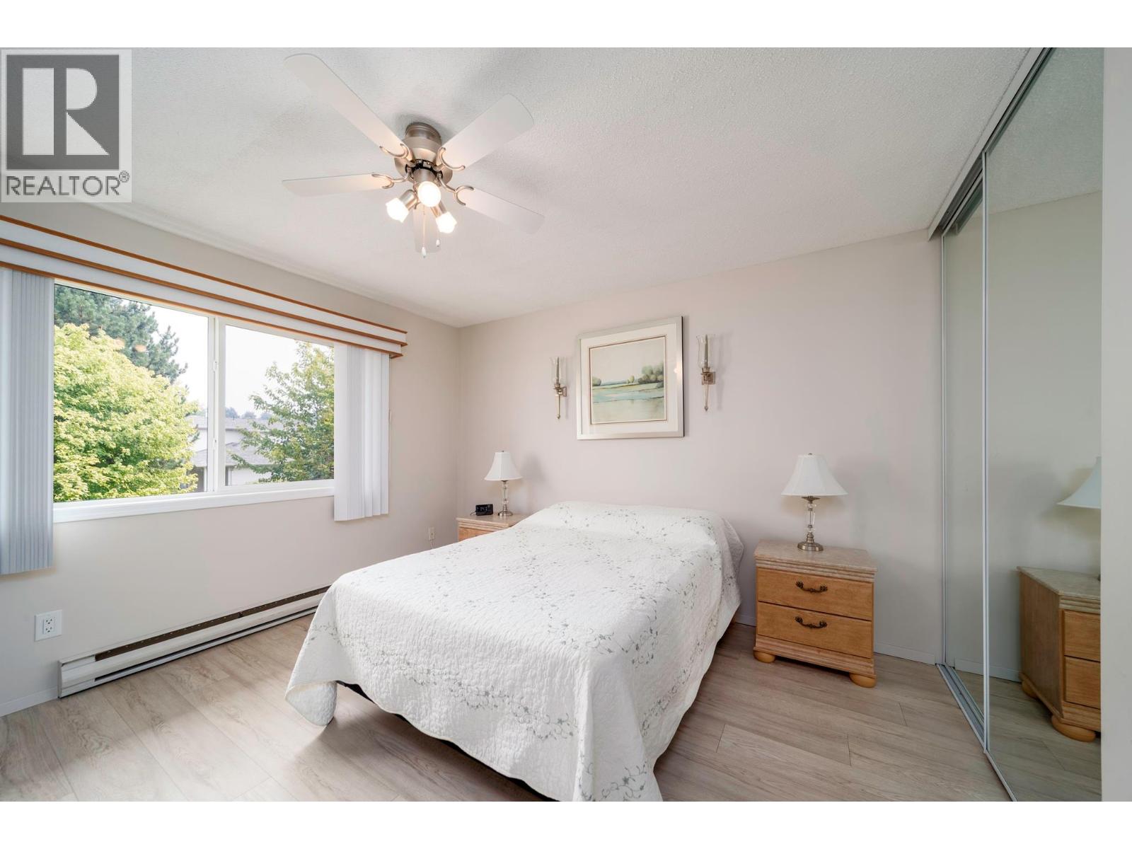 211 2085 Gordon Drive, Kelowna