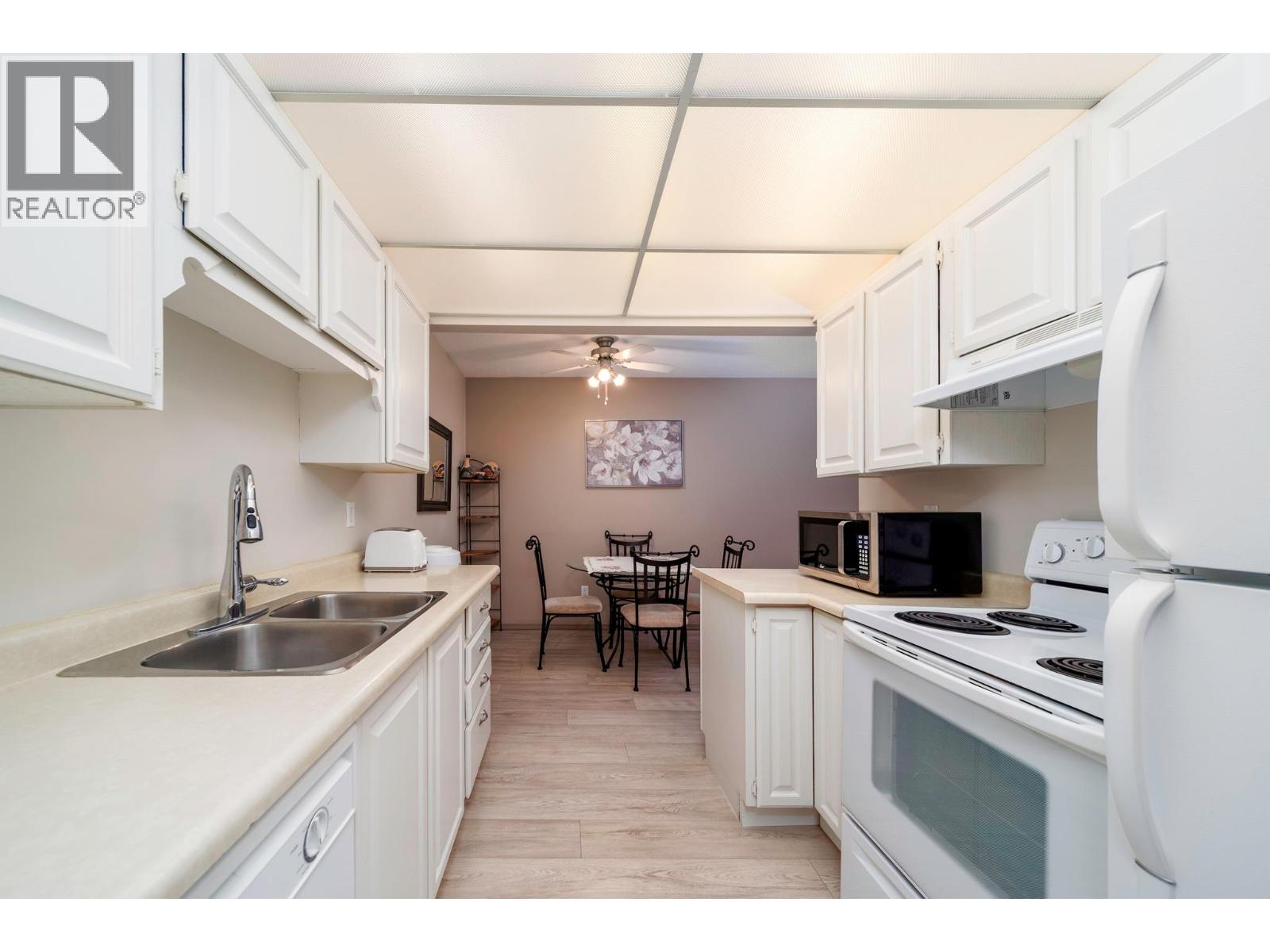 211 2085 Gordon Drive, Kelowna